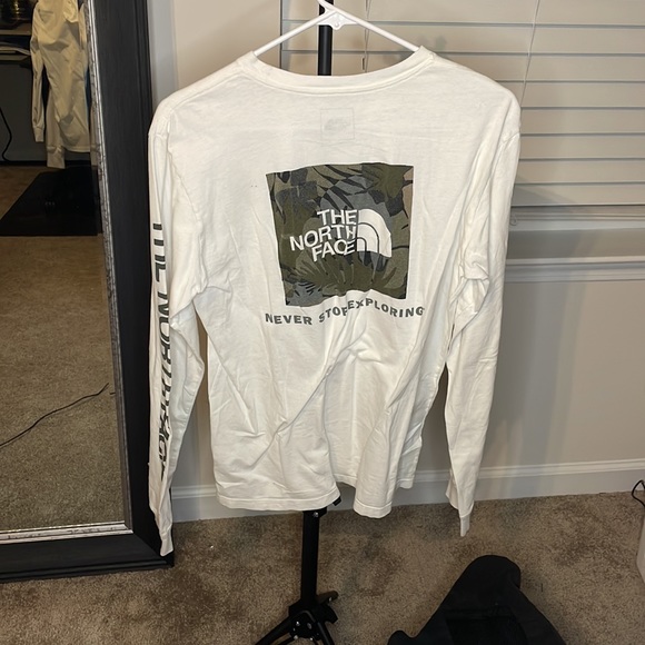 North Face Long Sleeve - Picture 2 of 2